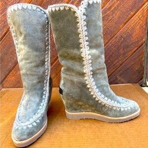 MOU Eskimo Wedge Boot in Grey Suede